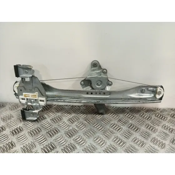 Elevalunas Trasero Derecho para Chevrolet Cruze Hatchback (J305)