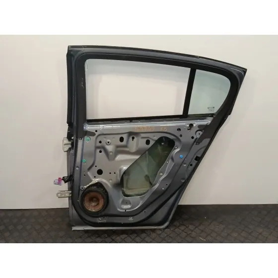 Puerta Trasera Derecha para Chevrolet Cruze Hatchback (J305)