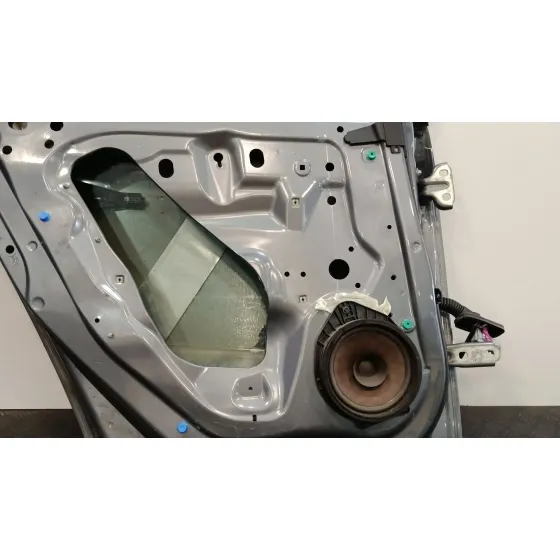 Puerta Trasera Izquierda para Chevrolet Cruze Hatchback (J305)