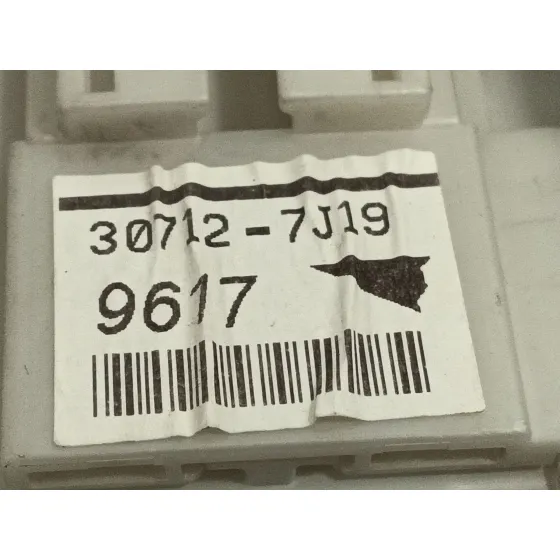 Caja Reles / Fusibles para Toyota Auris