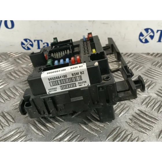 Caja Reles / Fusibles para Peugeot 206 Berlina