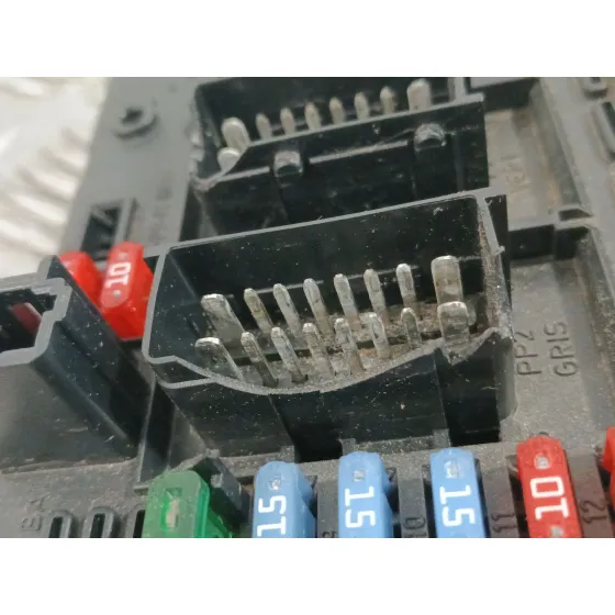 Caja Reles / Fusibles para Peugeot 206 Berlina