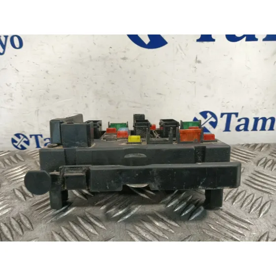 Caja Reles / Fusibles para Peugeot 206 Hatchback (2A/C)