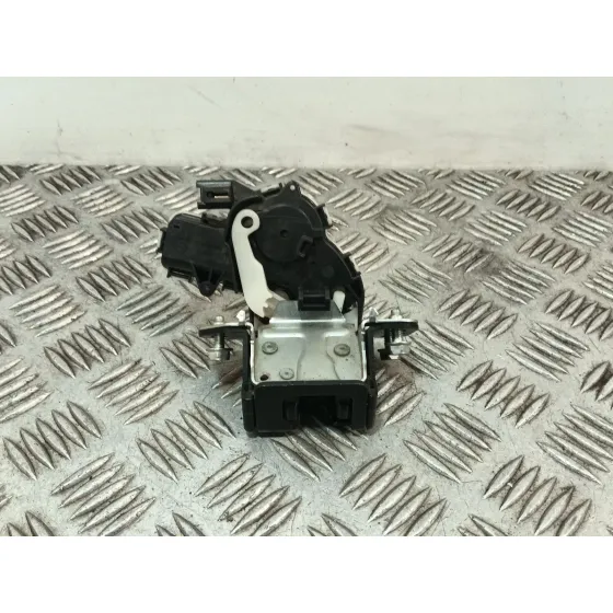 Cerradura Maletero / Porton para Mazda 3 Lim. (Bl)