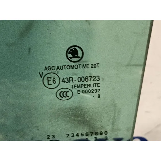 Luna Trasera Izquierda para Skoda Octavia Lim. (5E3)