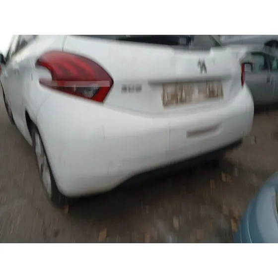 Paragolpes Trasero para Peugeot 208 I (Ca_, Cc_)