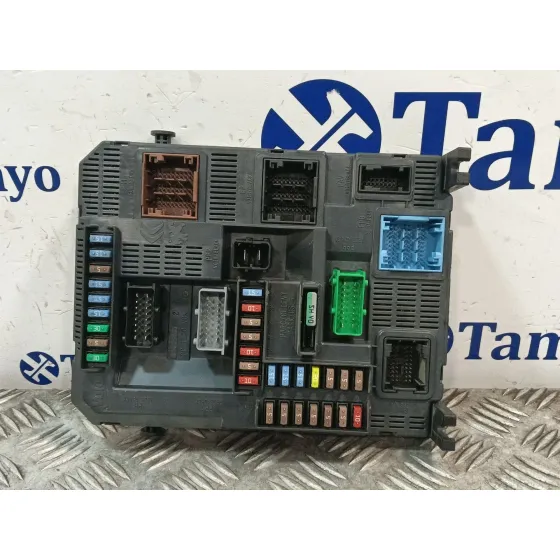 Caja Reles / Fusibles para Peugeot 208 I (Ca_, Cc_)
