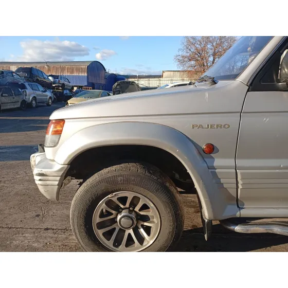 Aleta Delantera Izquierda para Mitsubishi Montero Canvas Top (V2_C, V4_C)