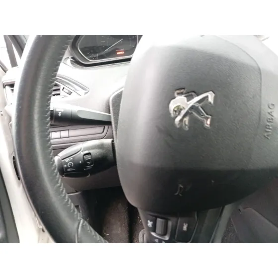 Com 2000 para Peugeot 208 I (Ca_, Cc_)