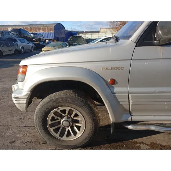 Aletin Delantero Izquierdo para Mitsubishi Montero Canvas Top (V2_C, V4_C)