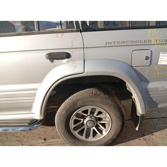 Aletin Trasero Izquierdo para Mitsubishi Montero Canvas Top (V2_C, V4_C)