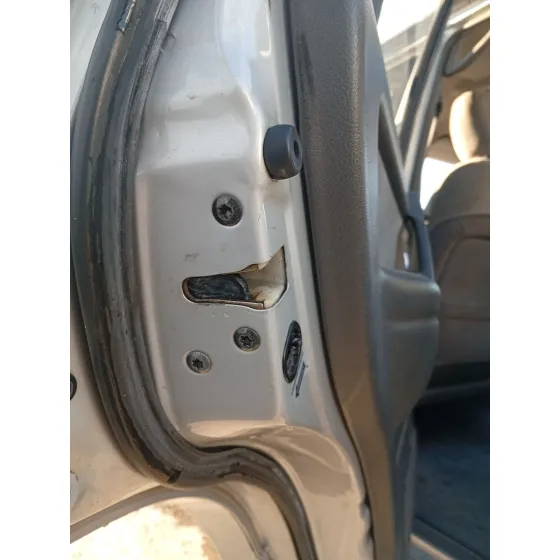 Cerradura Puerta Trasera Izquierda para Mitsubishi Montero Canvas Top (V2_C, V4_C)