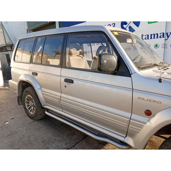 Puerta Delantera Derecha para Mitsubishi Montero Canvas Top (V2_C, V4_C)