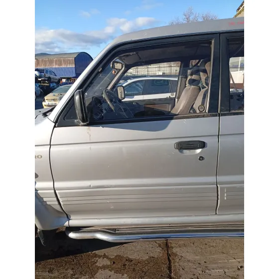 Puerta Delantera Izquierda para Mitsubishi Montero Canvas Top (V2_C, V4_C)