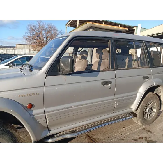 Puerta Delantera Izquierda para Mitsubishi Montero Canvas Top (V2_C, V4_C)