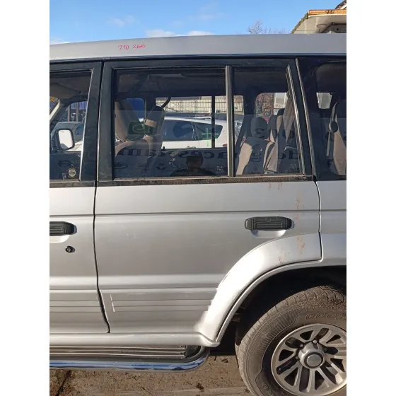 Puerta Trasera Izquierda para Mitsubishi Montero Canvas Top (V2_C, V4_C)