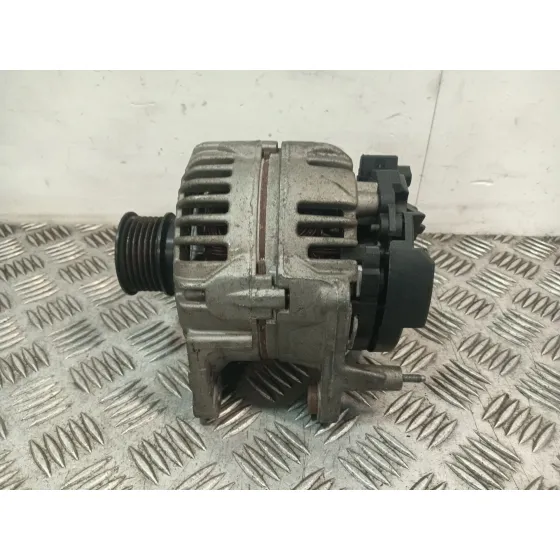 Alternador para Volkswagen Polo (9N3)