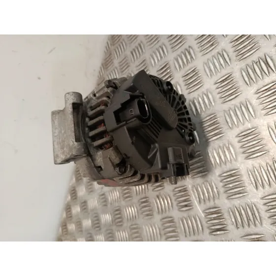 Alternador para Mercedes-Benz Clase C (W204)
