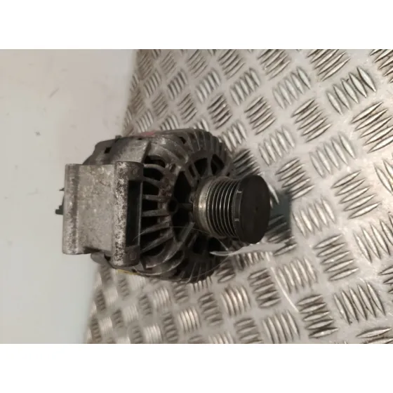 Alternador para Mercedes-Benz Clase C (W204)