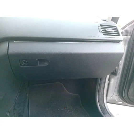 Guantera para Mercedes-Benz Clase C (W204)