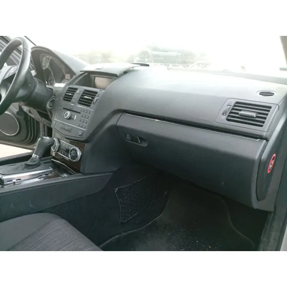 Guantera para Mercedes-Benz Clase C (W204)