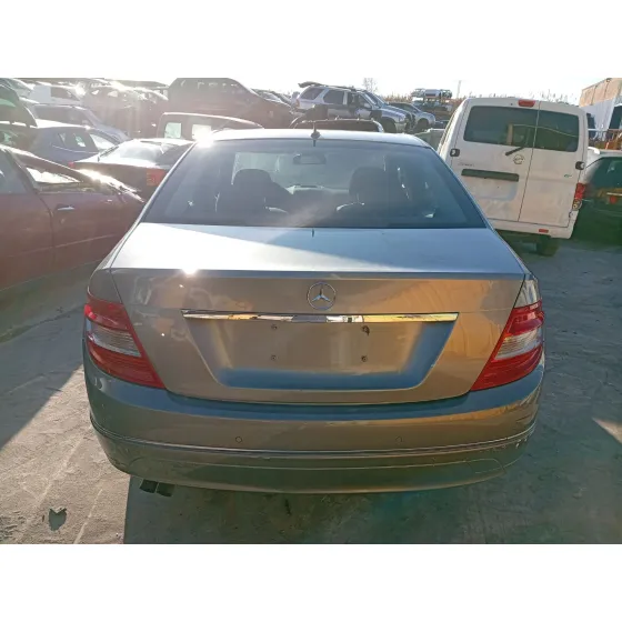 Porton Trasero para Mercedes-Benz Clase C (W204)