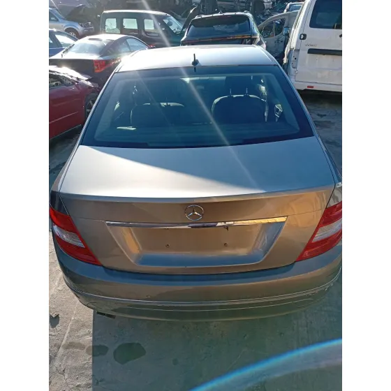 Porton Trasero para Mercedes-Benz Clase C (W204)