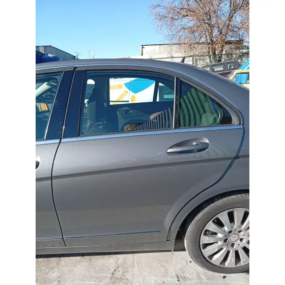 Puerta Trasera Izquierda para Mercedes-Benz Clase C (W204)