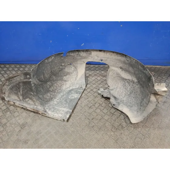 Plastico Paso Rueda Delantero Izquierdo para Peugeot 307 (3A/C)