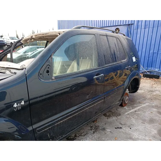 Puerta Delantera Izquierda para Mercedes-Benz Clase M (W163)