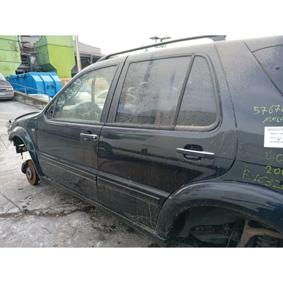 Puerta Trasera Izquierda para Mercedes-Benz Clase M (W163)