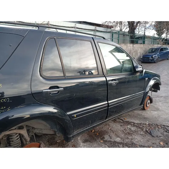 Puerta Trasera Derecha para Mercedes-Benz Clase M (W163)