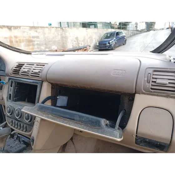 Guantera para Mercedes-Benz Clase M (W163)