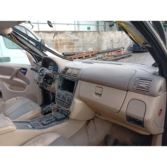 Salpicadero para Mercedes-Benz Clase M (W163)