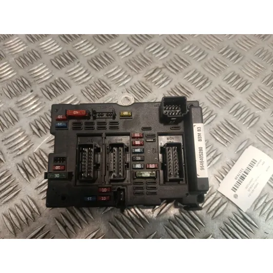 Caja Reles / Fusibles para Skoda Yeti (5L)