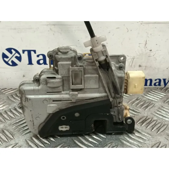 Cerradura Puerta Delantera Izquierda para Volkswagen Passat Berlina (3C2)