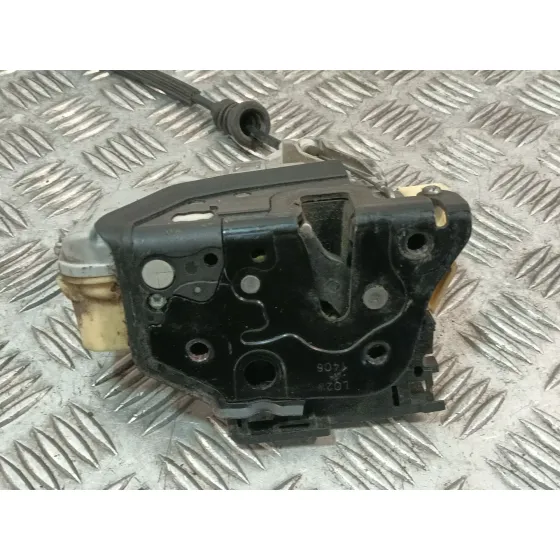 Cerradura Puerta Delantera Izquierda para Volkswagen Passat Berlina (3C2)