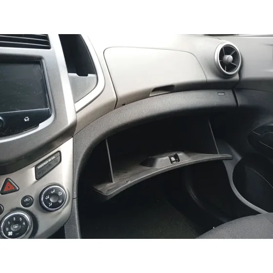 Guantera para Chevrolet Aveo Hatchback (T300)