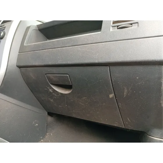 Guantera para Jeep Patriot