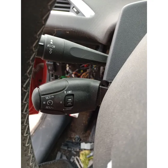 Com 2000 para Peugeot 208