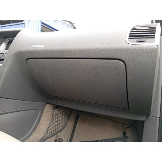 Guantera para Audi Q7 (4Lb)