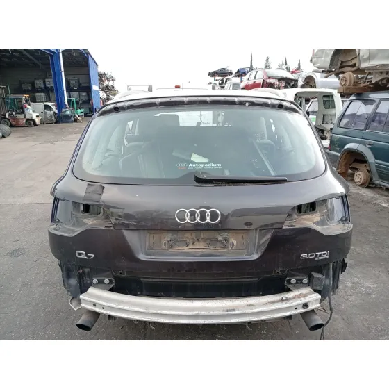 Porton Trasero para Audi Q7 (4Lb)