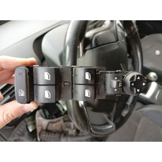 Mando Elevalunas Delantero Izquierdo para Citroën C4 Picasso Ii