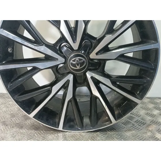 Llanta para Toyota C-Hr (_X1_)