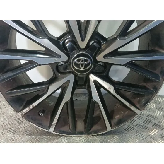 Llanta para Toyota C-Hr (_X1_)