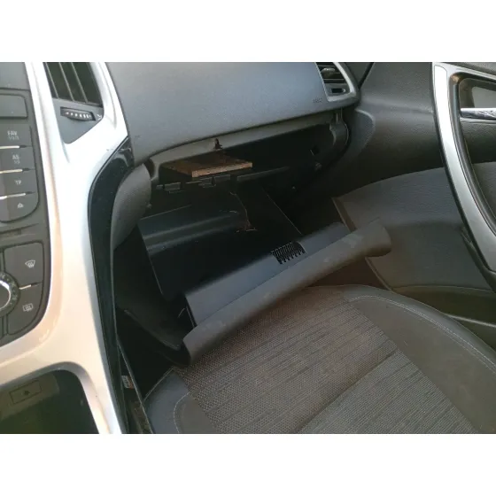 Guantera para Opel Astra J (P10)