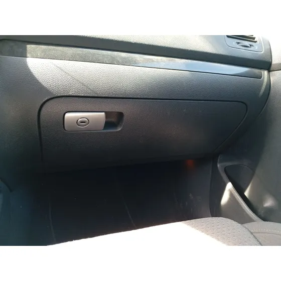 Guantera para Volkswagen Golf V (1K1)