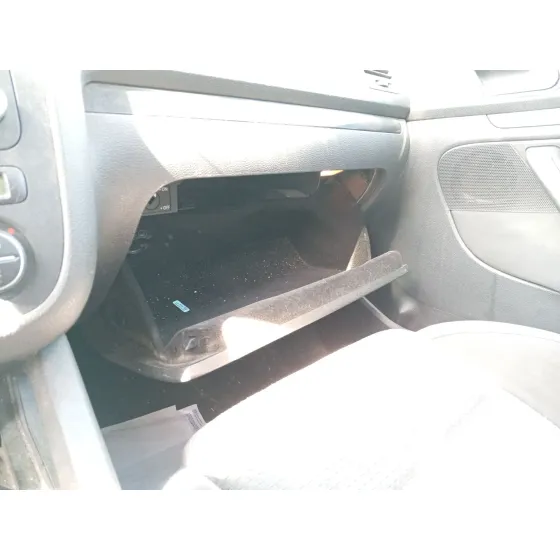 Guantera para Volkswagen Golf V (1K1)