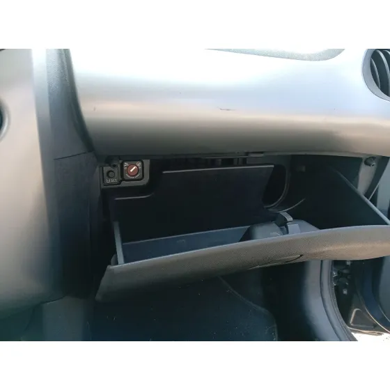 Guantera para Peugeot 108