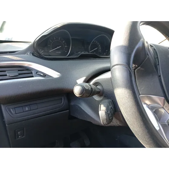 Com 2000 para Peugeot 208 I (Ca_, Cc_)